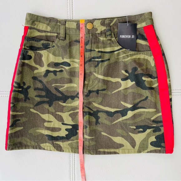 NWT! Forever 21 Camouflage Denim Jean Skirt Red Tuxedo Striping Size Small - Picture 2 of 6